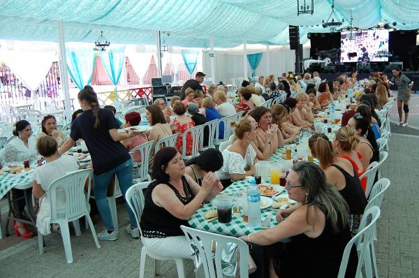 Almuerzo día de la mujer. Feria de Palmones